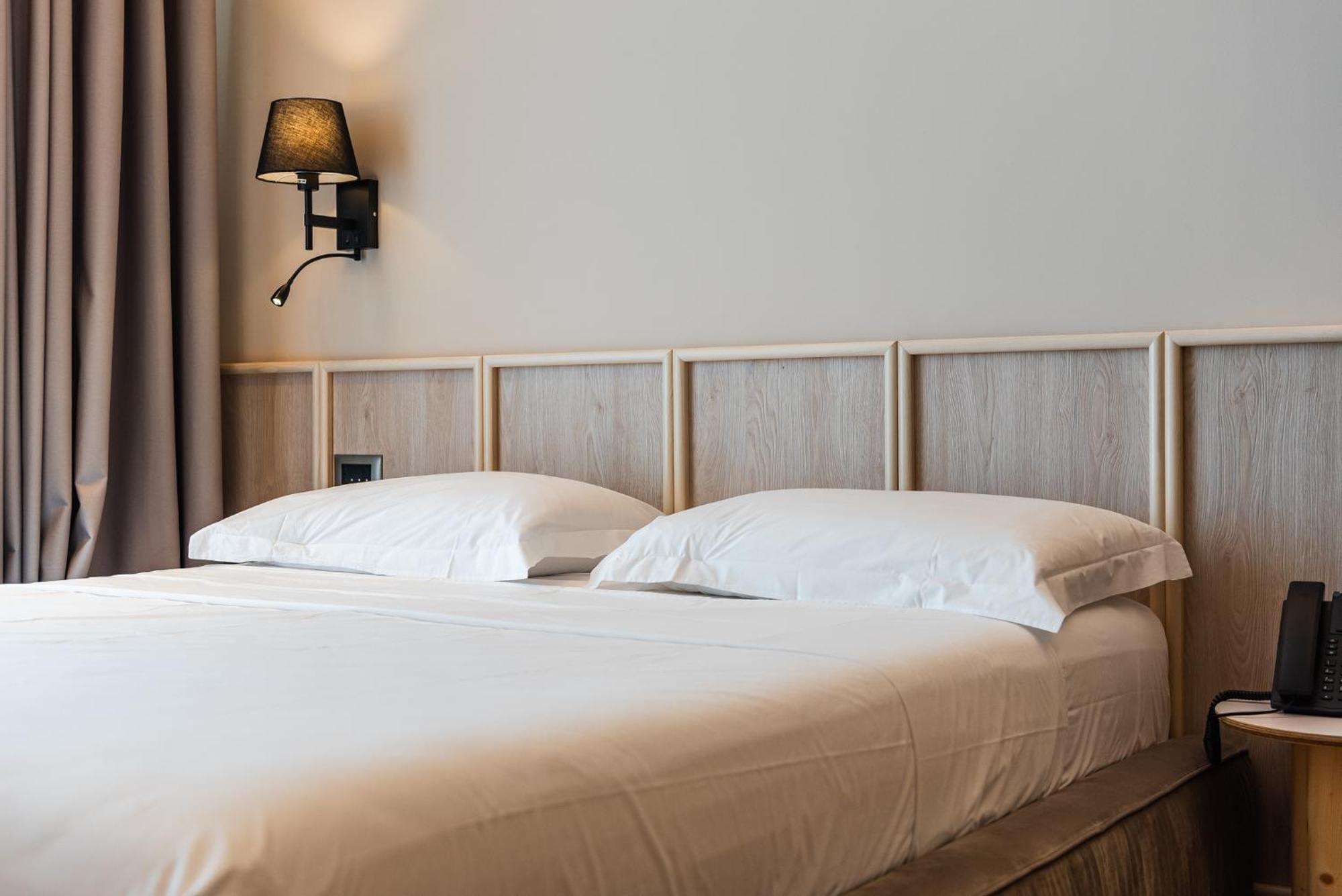 Aragosta Hotel Durres Exterior photo