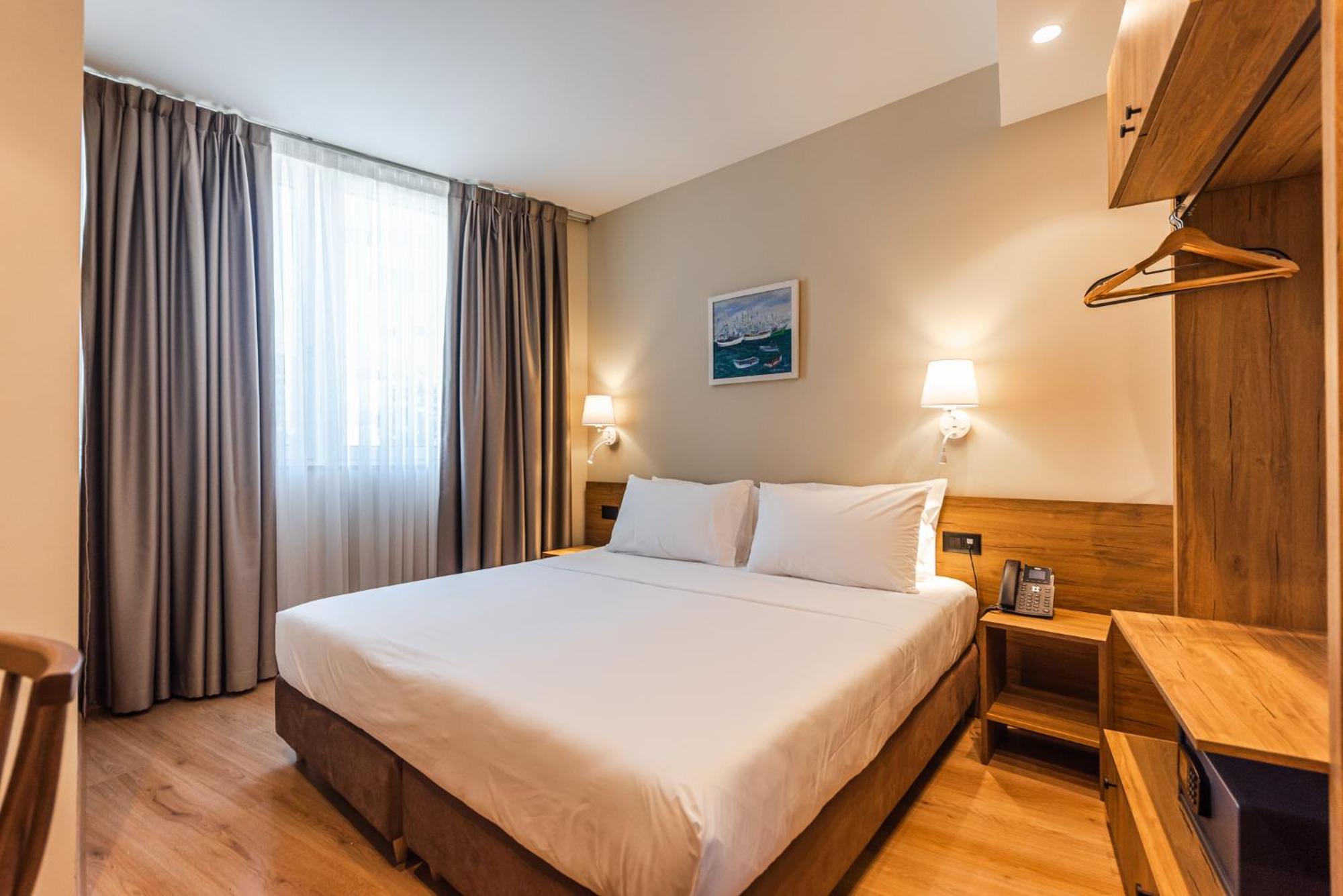 Aragosta Hotel Durres Exterior photo
